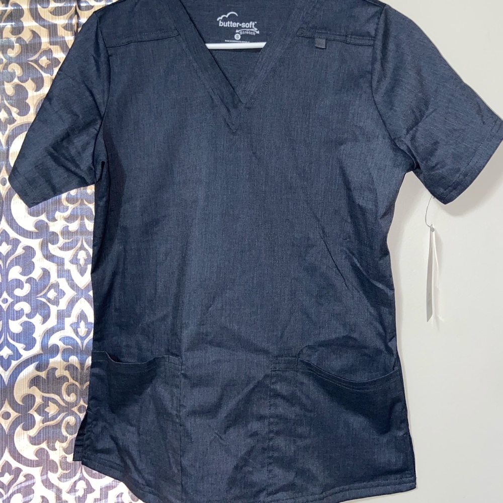 Grey scrub top and joggers